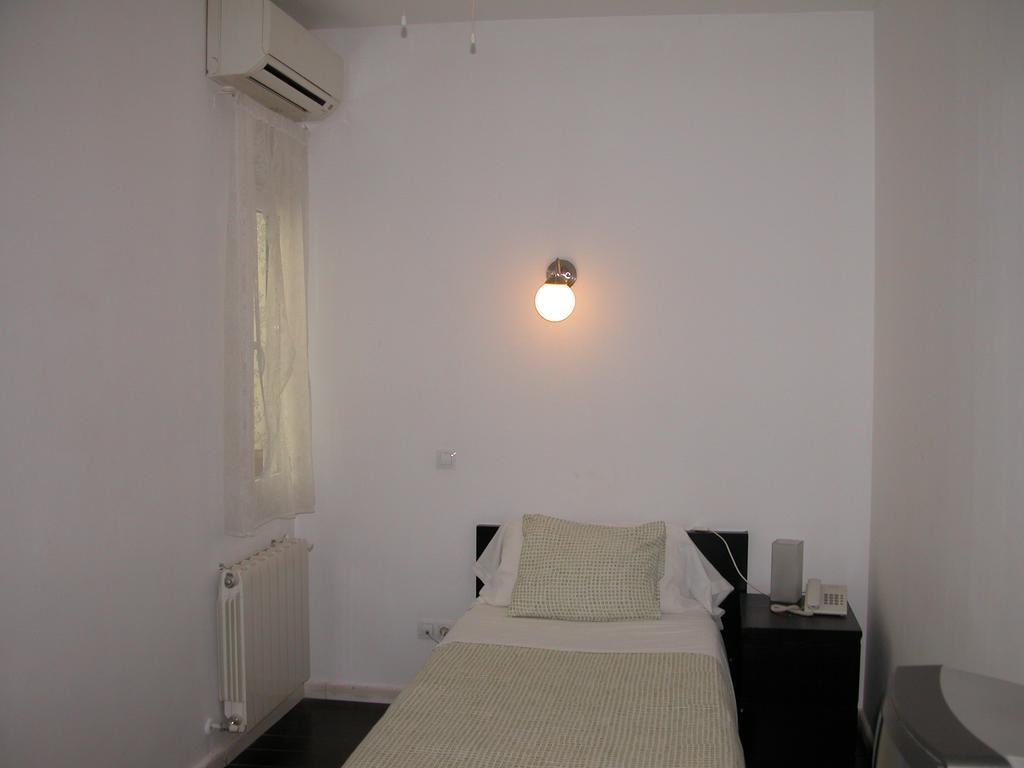 Hostal Goyal Pizarro Madrid Szoba fotó