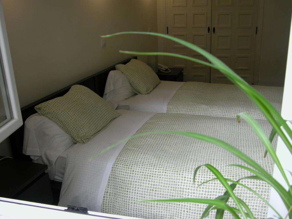 Hostal Goyal Pizarro Madrid Szoba fotó